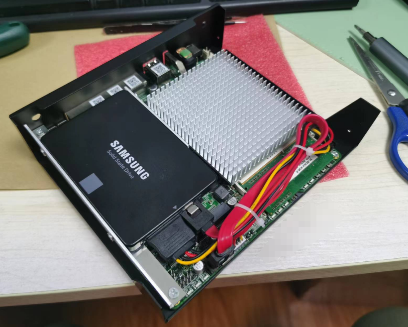 BL-CASE-N129X-SSD-FIX-KIT